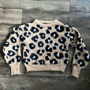 EXPRESS FUZZY CHEETAH PRINT CROPPED SWEATER SIZE XS 🐆